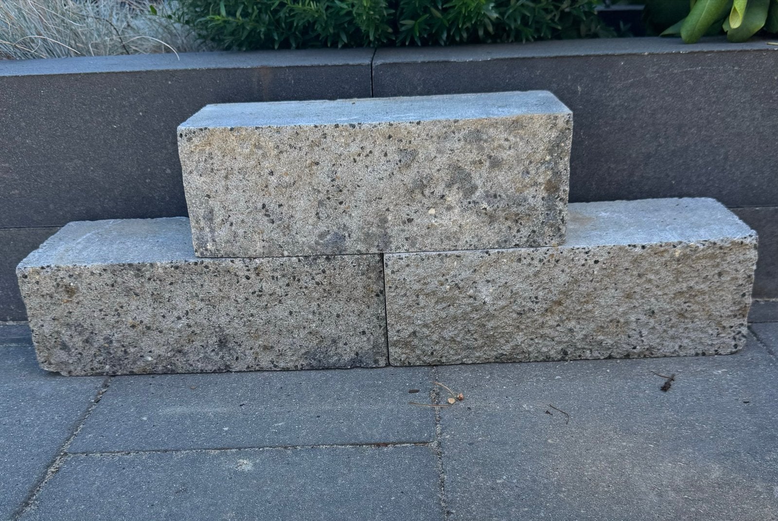 18stuks Splitrock trommel 32x13x11 cm grijs/zwart, Ophalen, Gebruikt, Natuurstenen