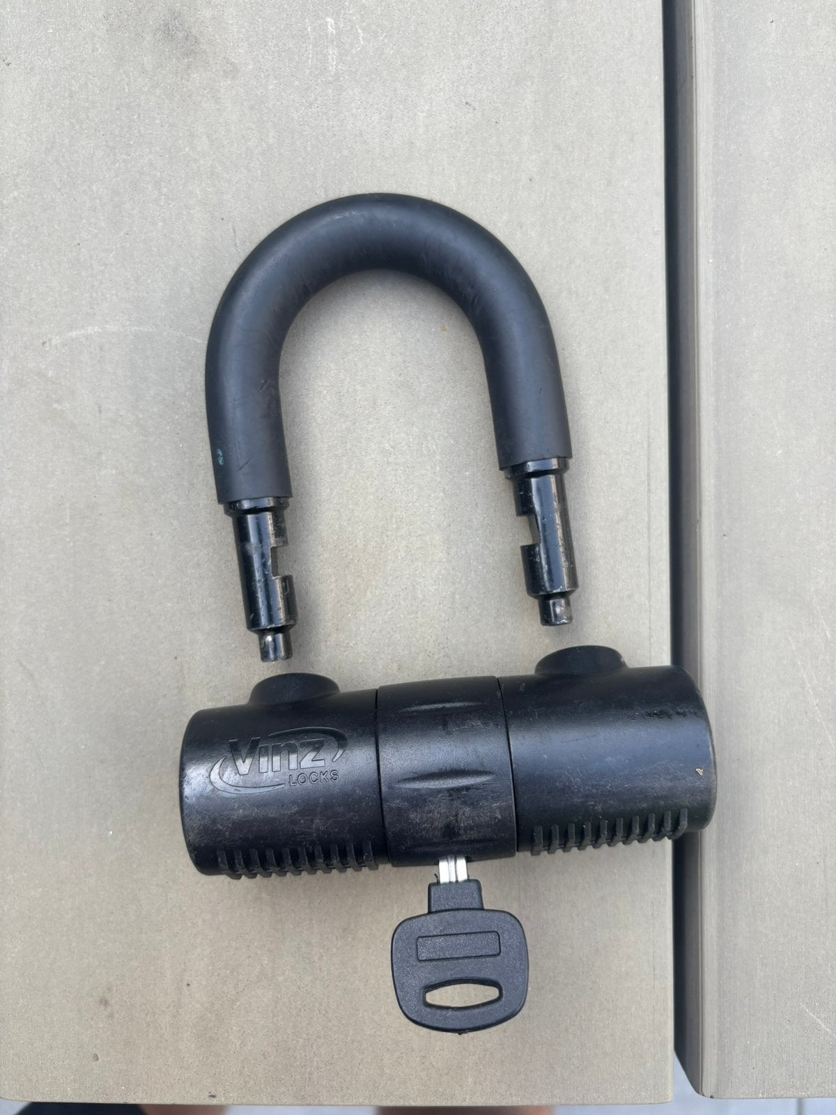 Vinz remschijfslot art 4, Motoren, Accessoires | Sloten, Ophalen of Verzenden, Zo goed als nieuw