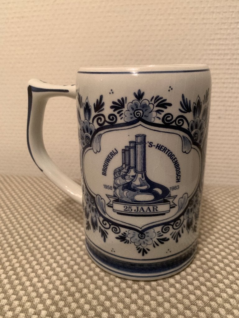 Delfts Blauw Bierpul 25 jr bierbrouwerij 1983 den bosch pul, Ophalen of Verzenden, Gebruikt, Pul(len), Overige merken