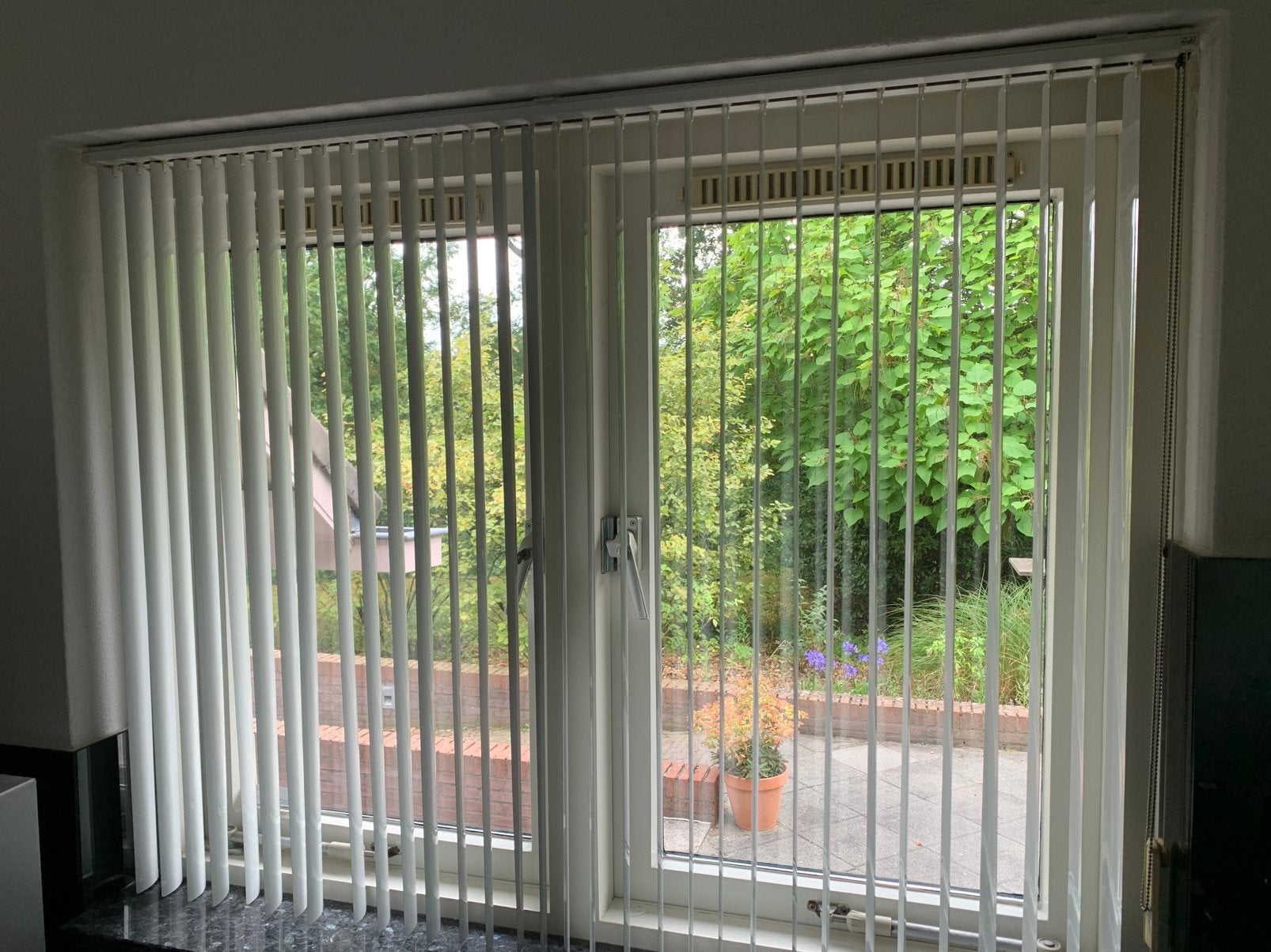 2x Luxaflex lamellen 134x105, Ophalen, Gebruikt, Wit, Metaal