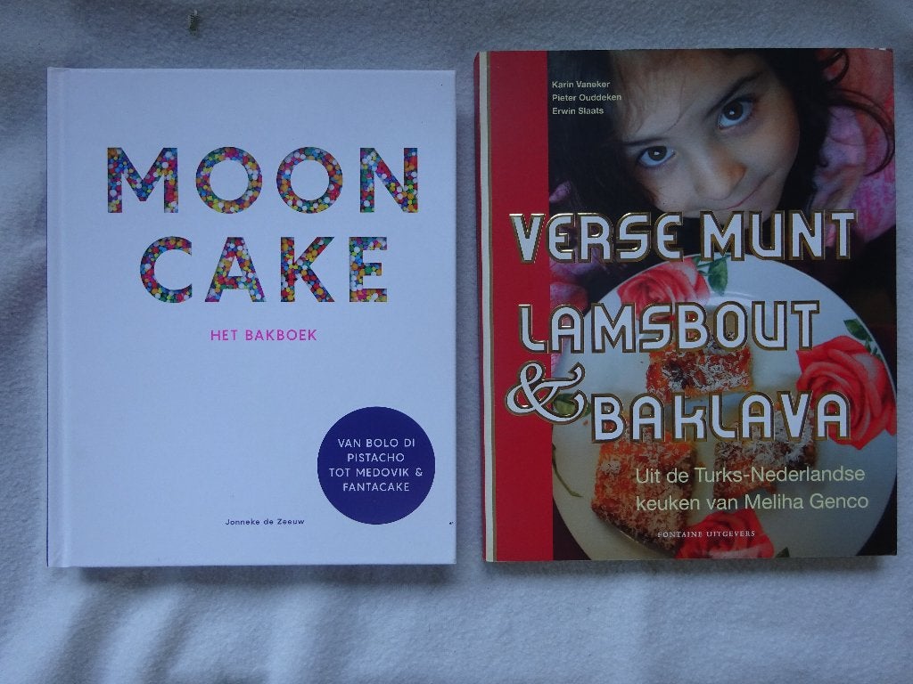 Twee bijzondere kookboeken, Azië en Oosters, Zo goed als nieuw, Diverse Auteurs, Tapas, Hapjes en Dim Sum