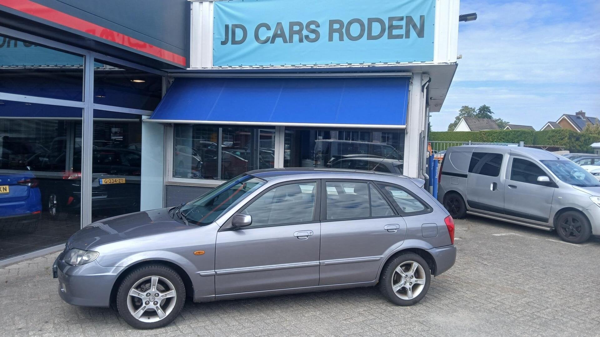 Mazda 323 1.6i Exclusive Koude airco! Automaat! Export! good, Auto's, Voorwielaandrijving, Gebruikt, 400 kg, 49 €/maand