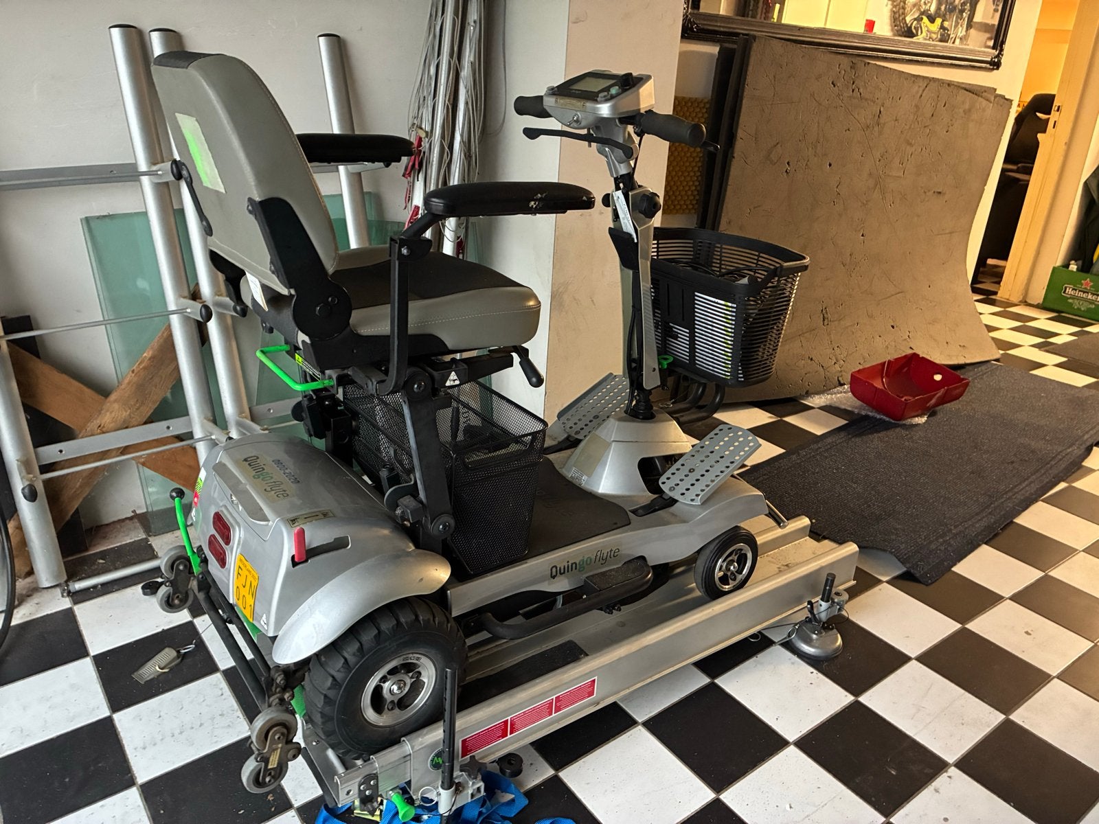 Scootmobiel met laaddok voor in de auto, Diversen, Ophalen, Info@quingo.nl, Quingo, Bedrijvenweg 9 Eindhoven