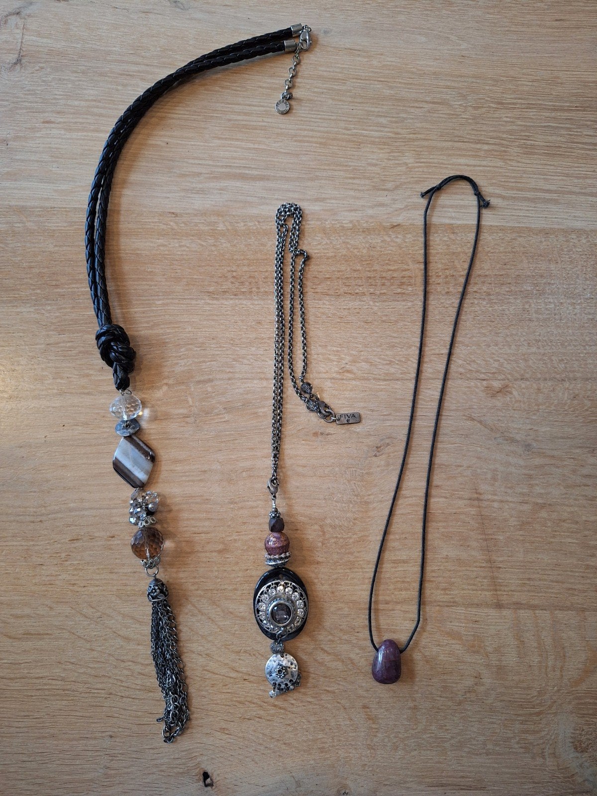 3 kettingen: Pedro Rodriguez, FIVA Jewelry en Robijn hanger., Sieraden, Tassen en Uiterlijk, Overige materialen, Gebruikt, Overige kleuren