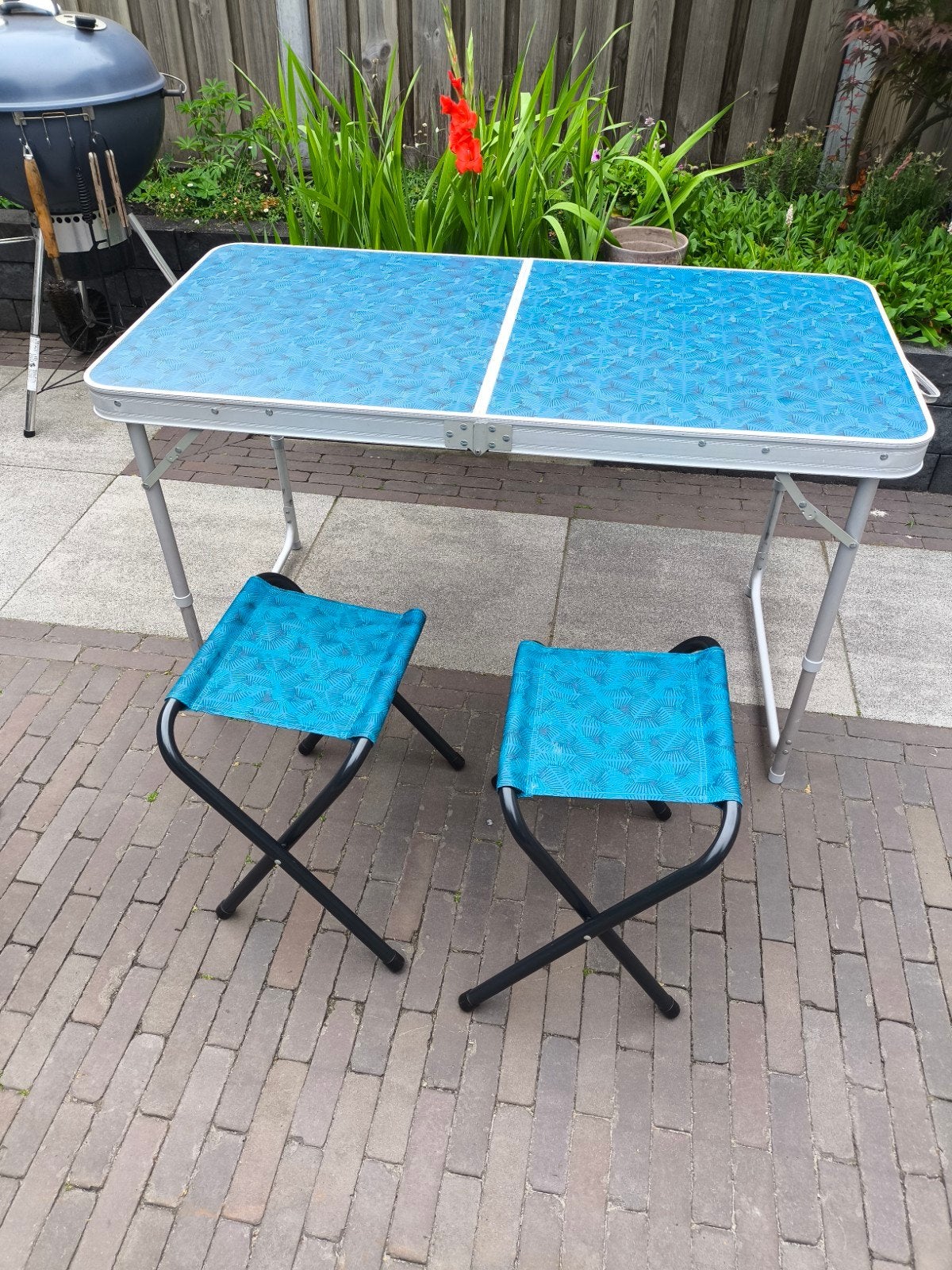 Decathlon campingtafel met 4 krukjes - inklapbaar, Ophalen, Gebruikt