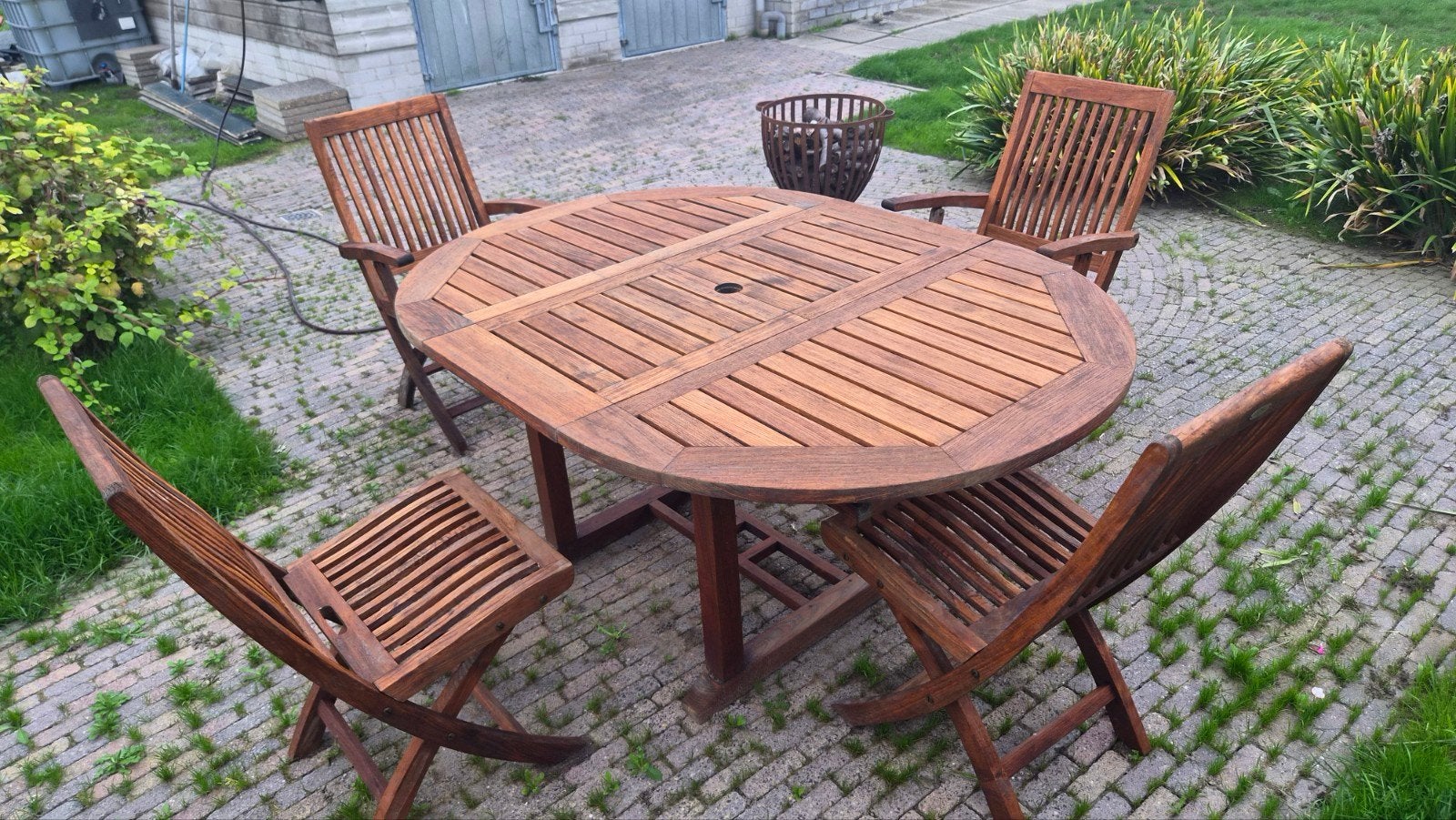 Teak Tuinset: Rond-ovale tafel (170x120) met 4 stoelen, Ophalen, Gebruikt, Ovaal, Teakhout