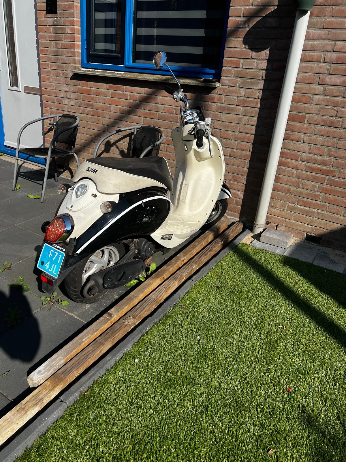 Sym Mio - Opknapper met potentie, Fietsen en Brommers, Scooters | SYM, Gebruikt, Mio, Maximaal 25 km/u, Benzine, Ophalen