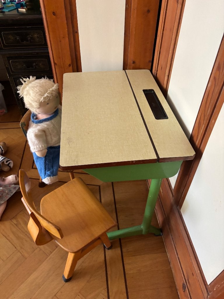Schoolbureautje met 2 stoeltjes, Ophalen, Gebruikt, Tafel(s) en Stoel(en)