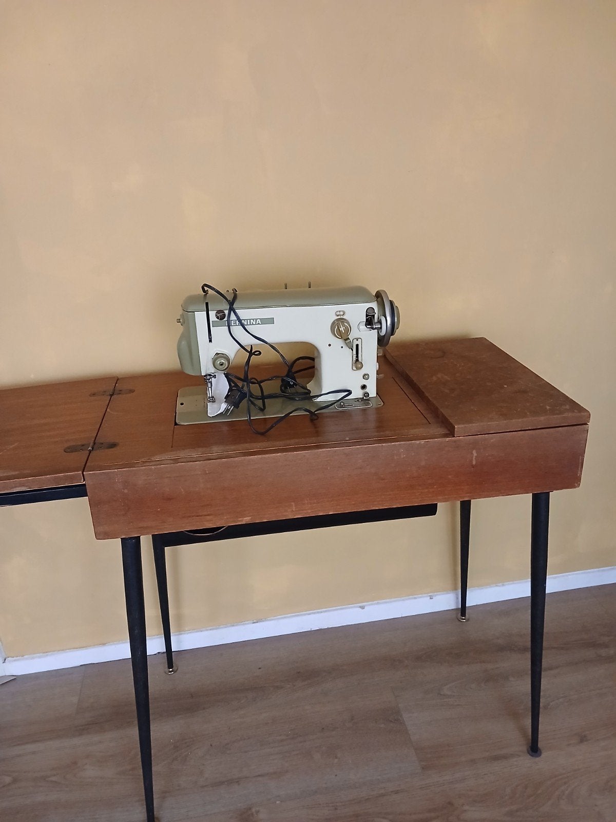 Vintage Naaimachine Bernina, Hobby en Vrije tijd, Naaimachines en Toebehoren, Ophalen, Gebruikt, Naaimachine, Bernina