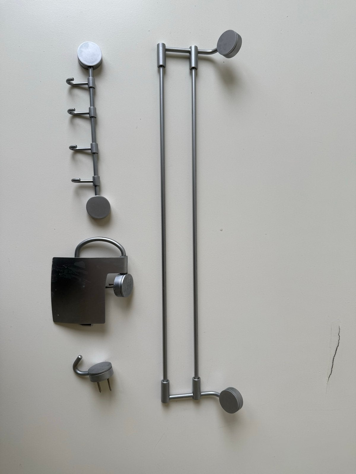 Badkameraccessoires set: handdoekrek, haakjes, toiletrolhoud, Gebruikt, Handdoekenrek, Overige merken, Ophalen of Verzenden