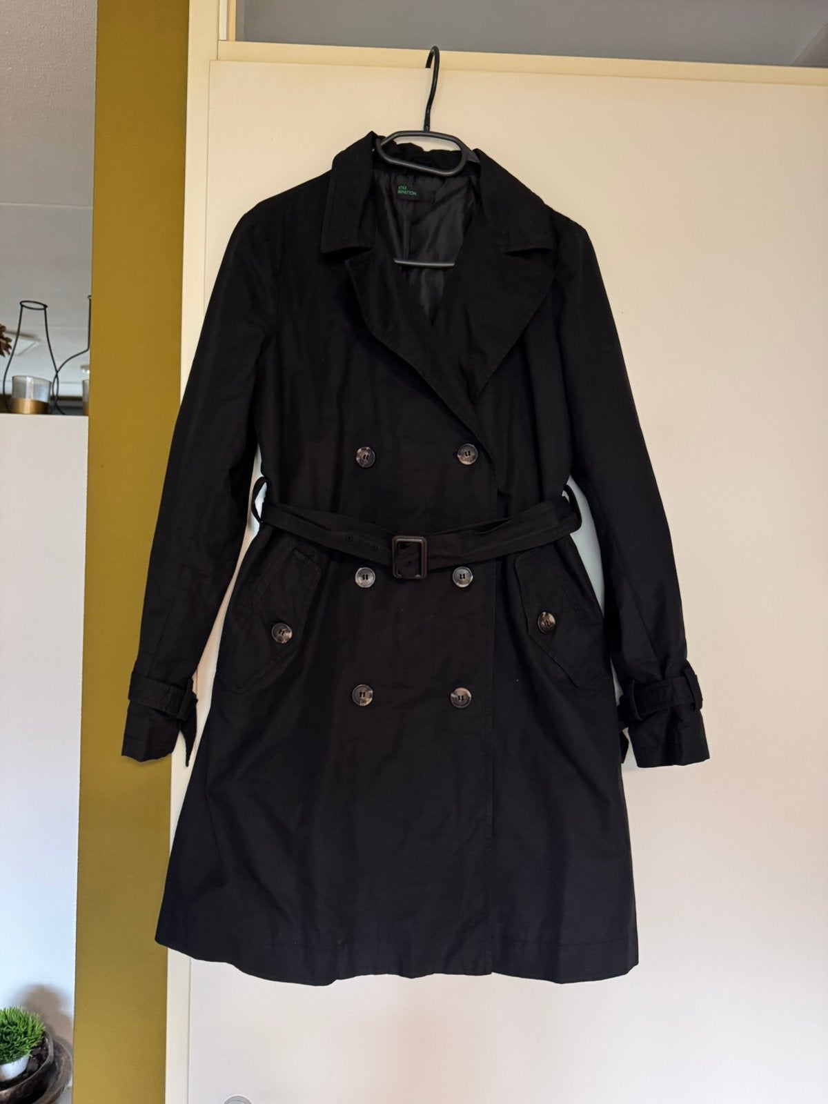 Dames trechcoats maat L Stile Benetton, Ophalen of Verzenden, Zo goed als nieuw, Zwart