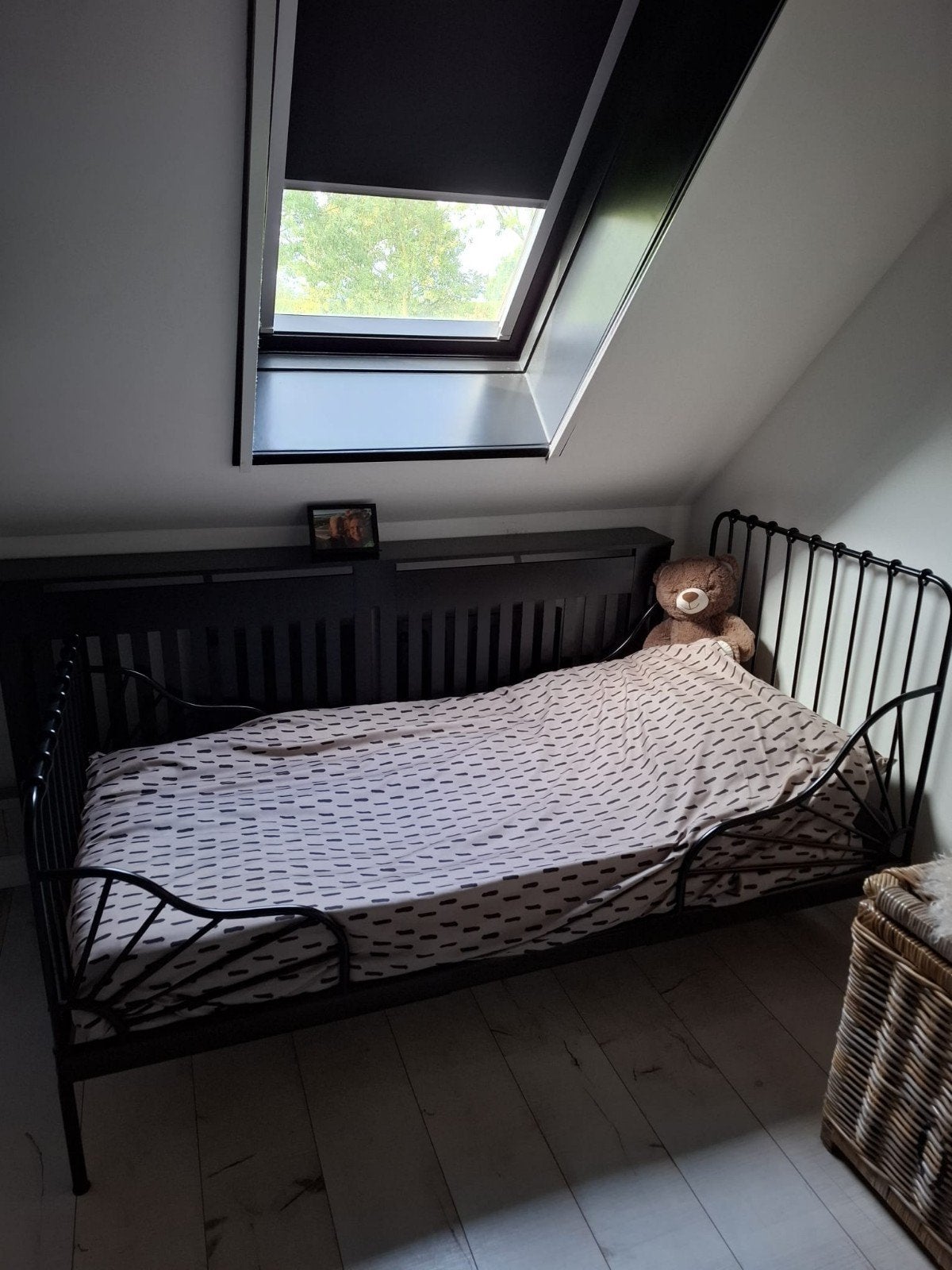IKEA meegroeibed (zwart) inclusief matras, Huis en Inrichting, Eenpersoons, Zwart, Ophalen of Verzenden, Overige maten