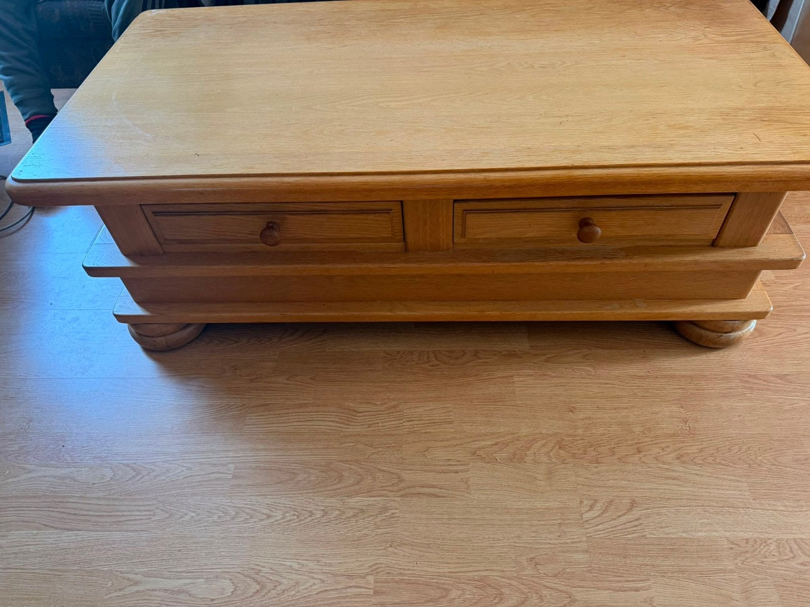 Houten salontafel met lades, Huis en Inrichting, Tafels | Salontafels, Ophalen, Gebruikt, Rechthoekig, Overige houtsoorten