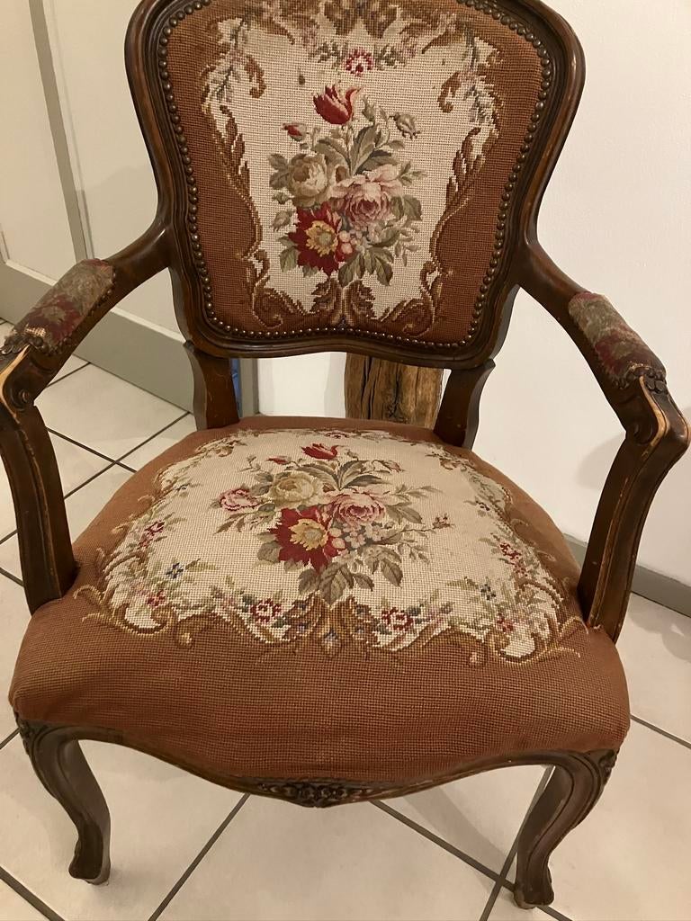Leuk oud stoeltje, Antiek en Kunst, Antiek | Meubels | Stoelen en Banken, Ophalen of Verzenden