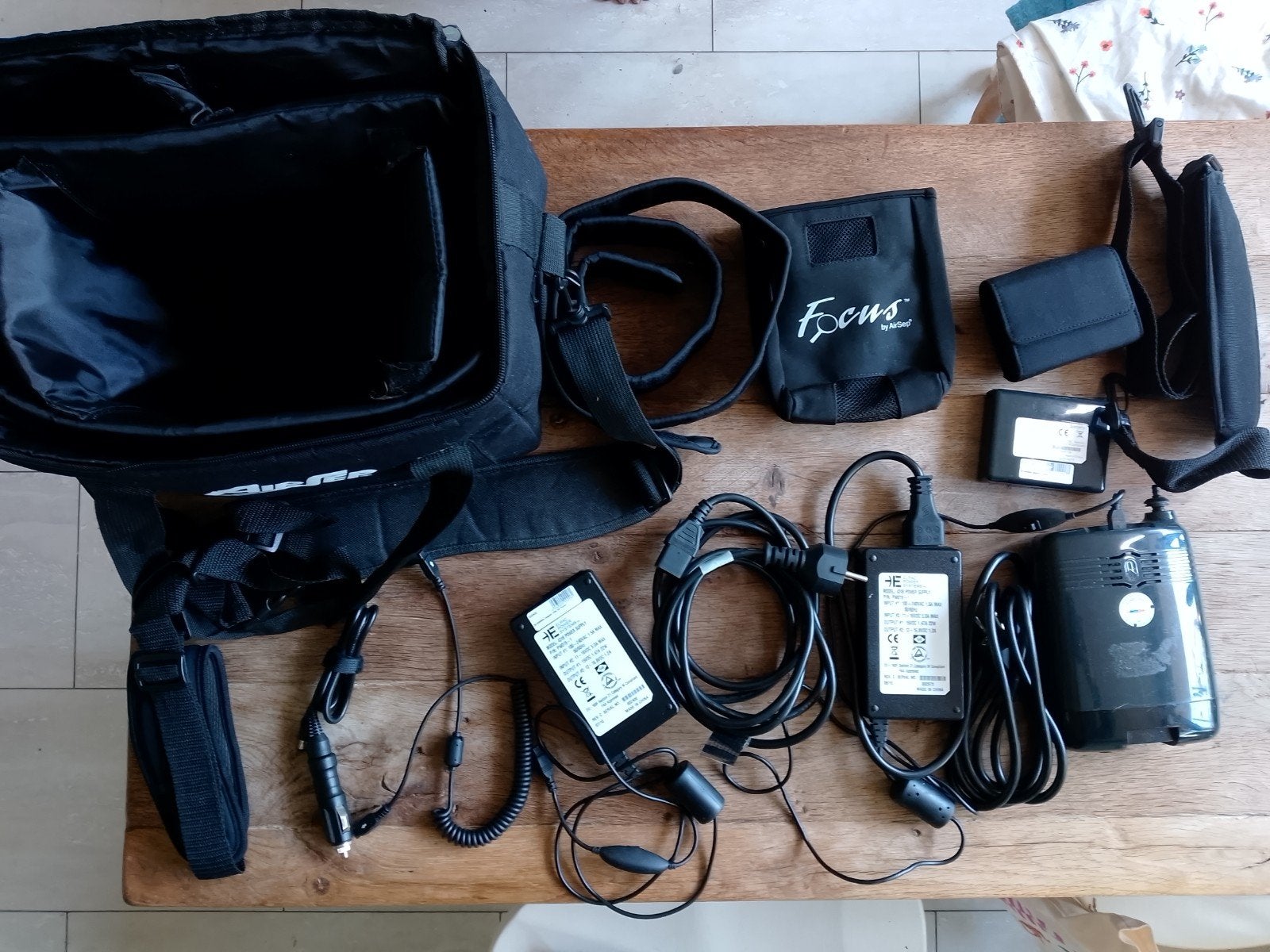 Airsep Focus zuurstof apparaat compleet 2x accu, 2x adapter, Diversen, Ophalen of Verzenden