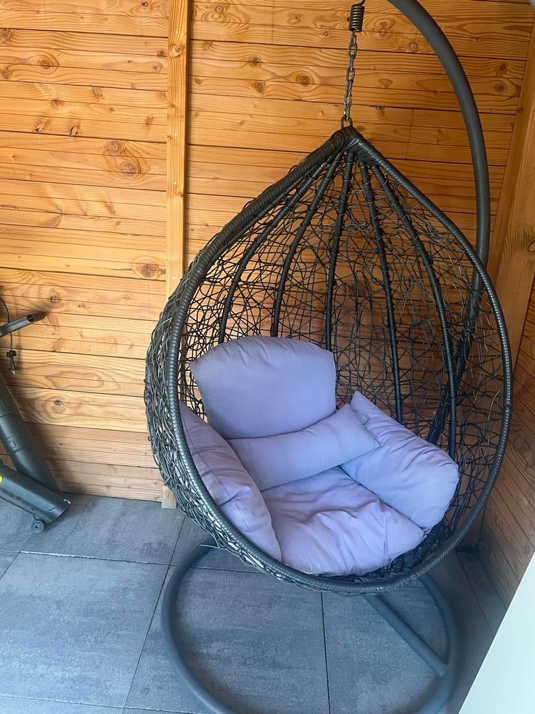 Comfortabele hangstoel met kussen - Perfect voor ontspanning, Ophalen, Zo goed als nieuw, Rotan