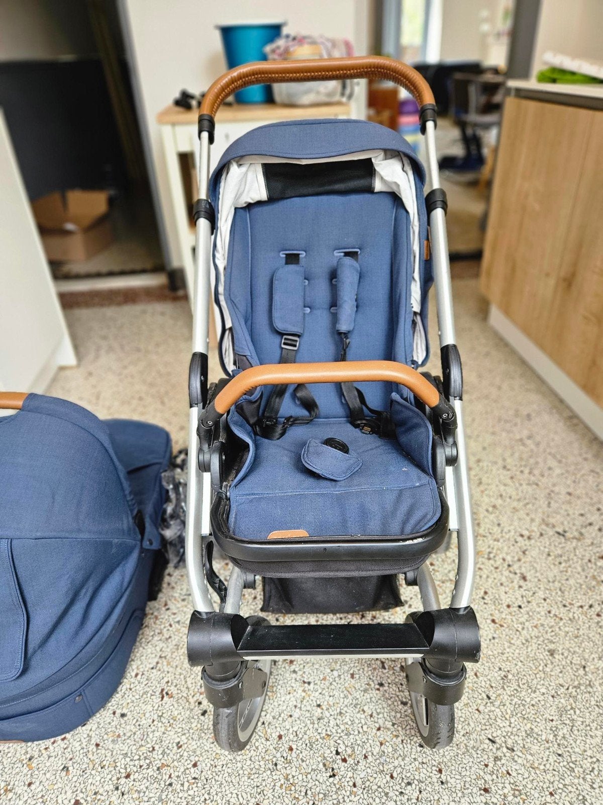 Mutsy Nio kinderwagen met reiswieg en accessoires, Ophalen, Gebruikt, Combiwagen, Met reiswieg
