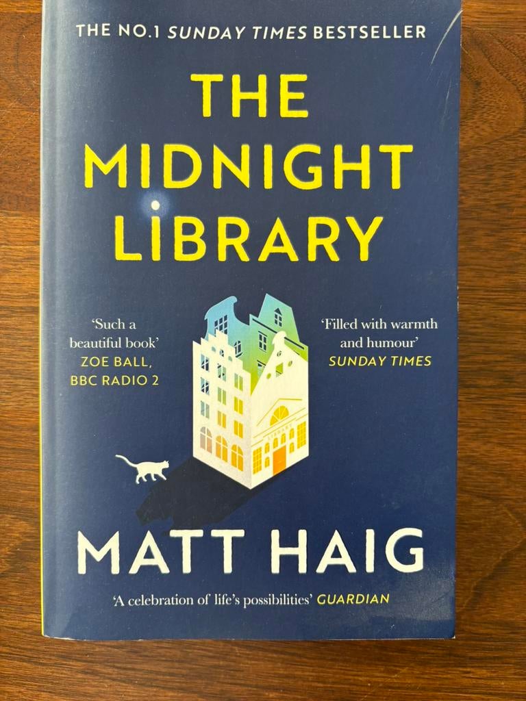 The Midnight Library - Matt haig, Ophalen of Verzenden, Zo goed als nieuw