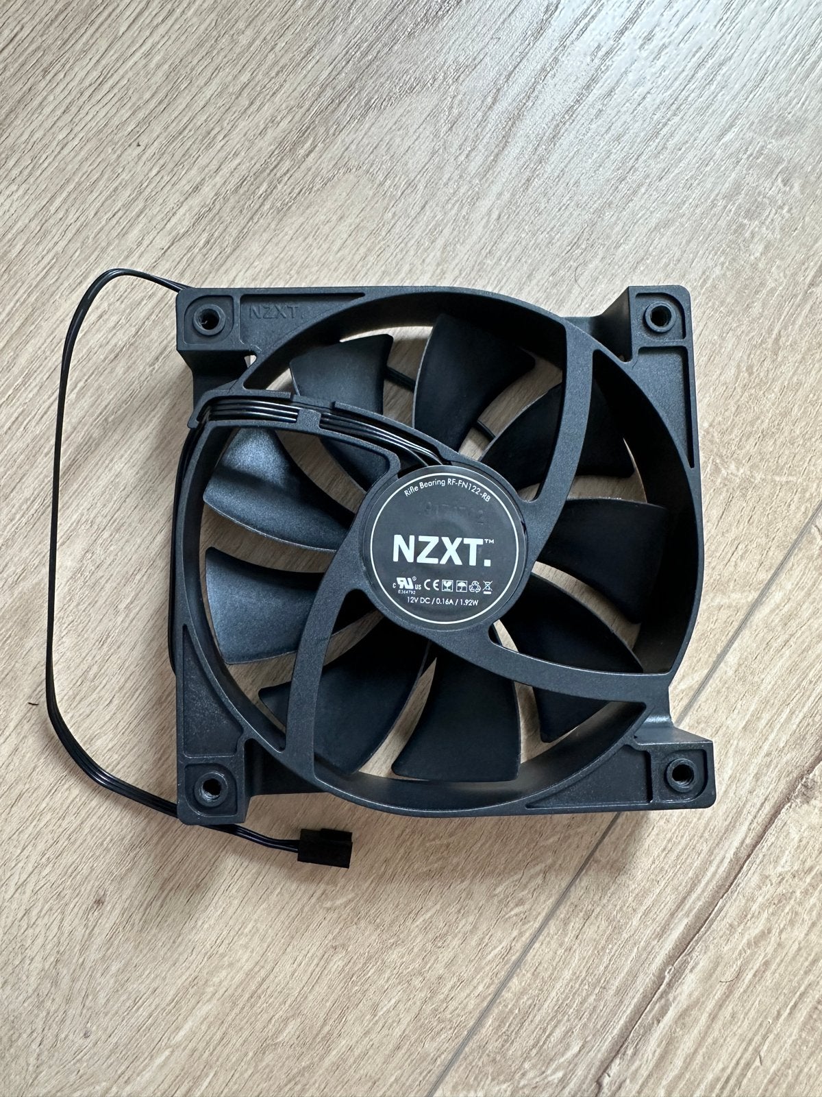 NZXT RF-FN122-RB PC Ventilator - Zo goed als nieuw, Computers en Software, Computerkoelers, Zo goed als nieuw, Luchtkoeling, Ophalen