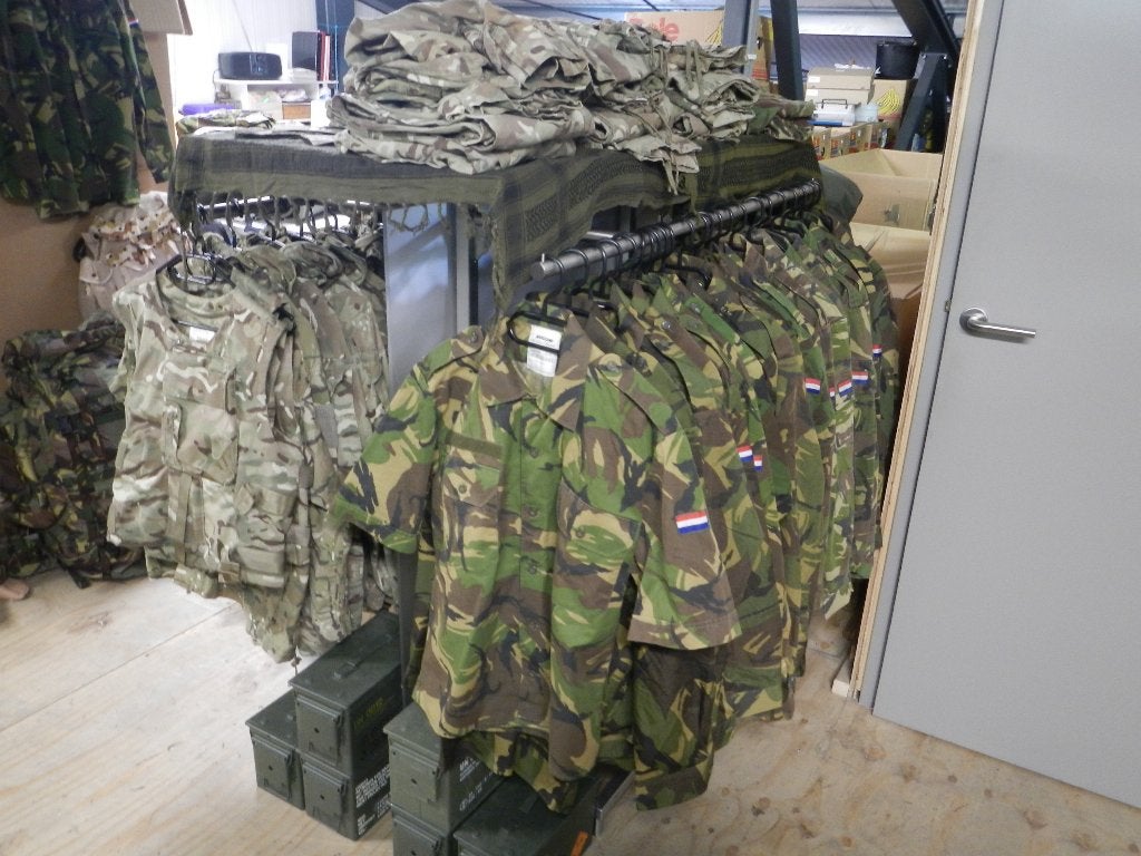 Partijen kleding, jassen, broeken, thermo kleding, t-shirts, Ophalen of Verzenden, Landmacht, Nederland, Kleding of Schoenen