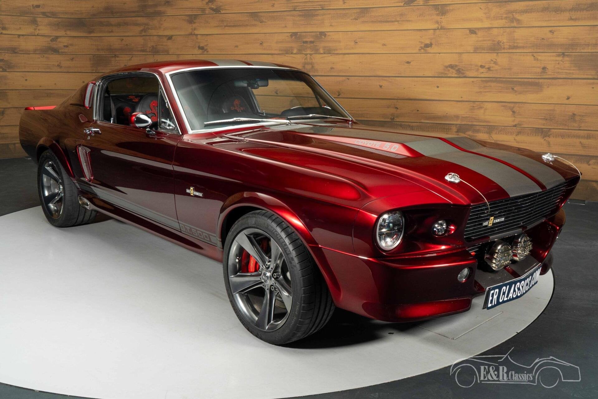 Ford Mustang Eleanor Restomod Coupe | 1967, Lederen bekleding, Achterwielaandrijving, Zwart, 4 stoelen
