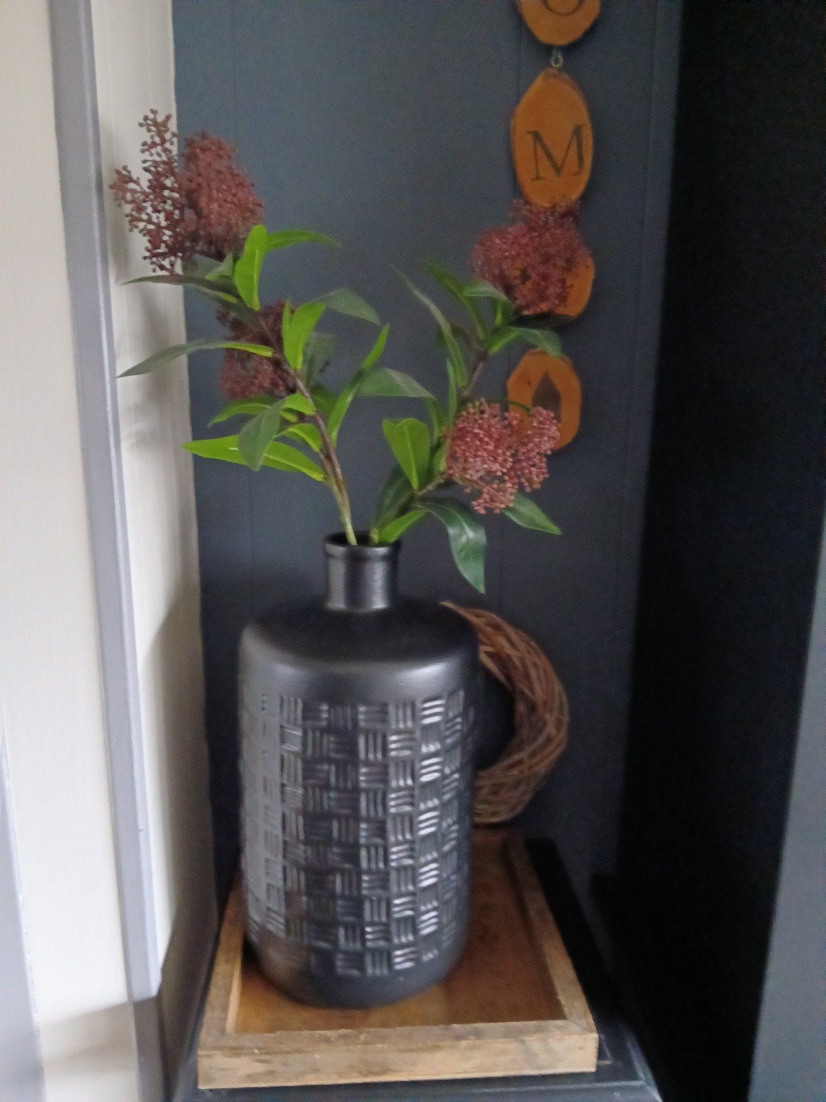 Grote zwarte vaas 37 cm hoog, Huis en Inrichting, Woonaccessoires | Vazen, Zwart, Ophalen of Verzenden, Zo goed als nieuw, Steen/keramiek