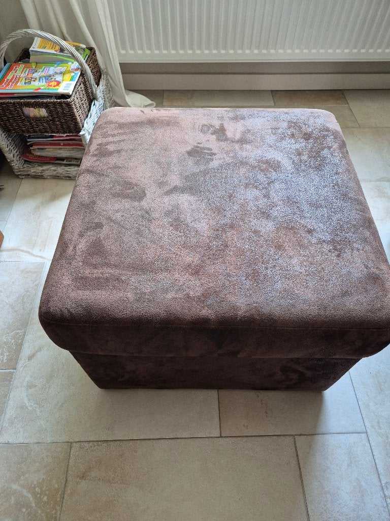Bruine poef / hocker - comfortabel en stijlvol, Ophalen, Gebruikt, 50 tot 75 cm, Vierkant