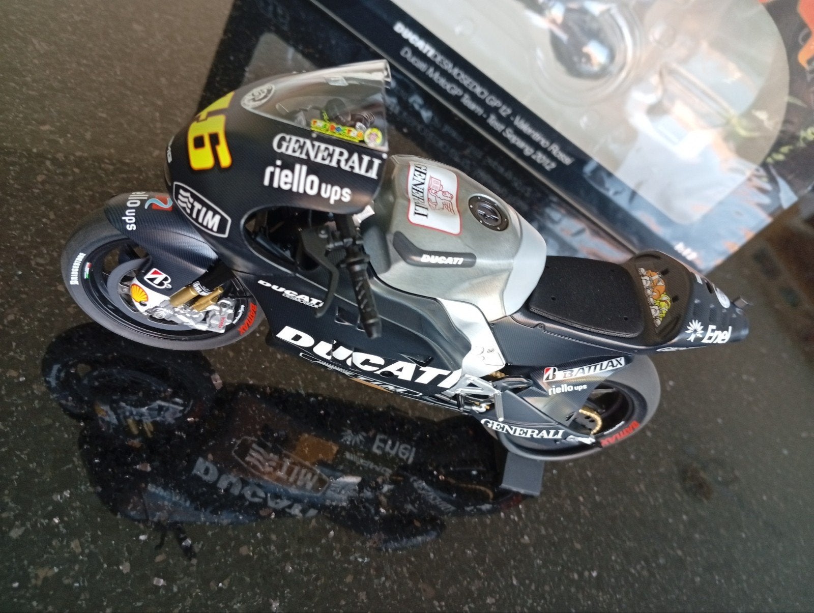 Minichamps Ducati gp 12 Sepang test Rossi 1/12, Ophalen of Verzenden, Motor