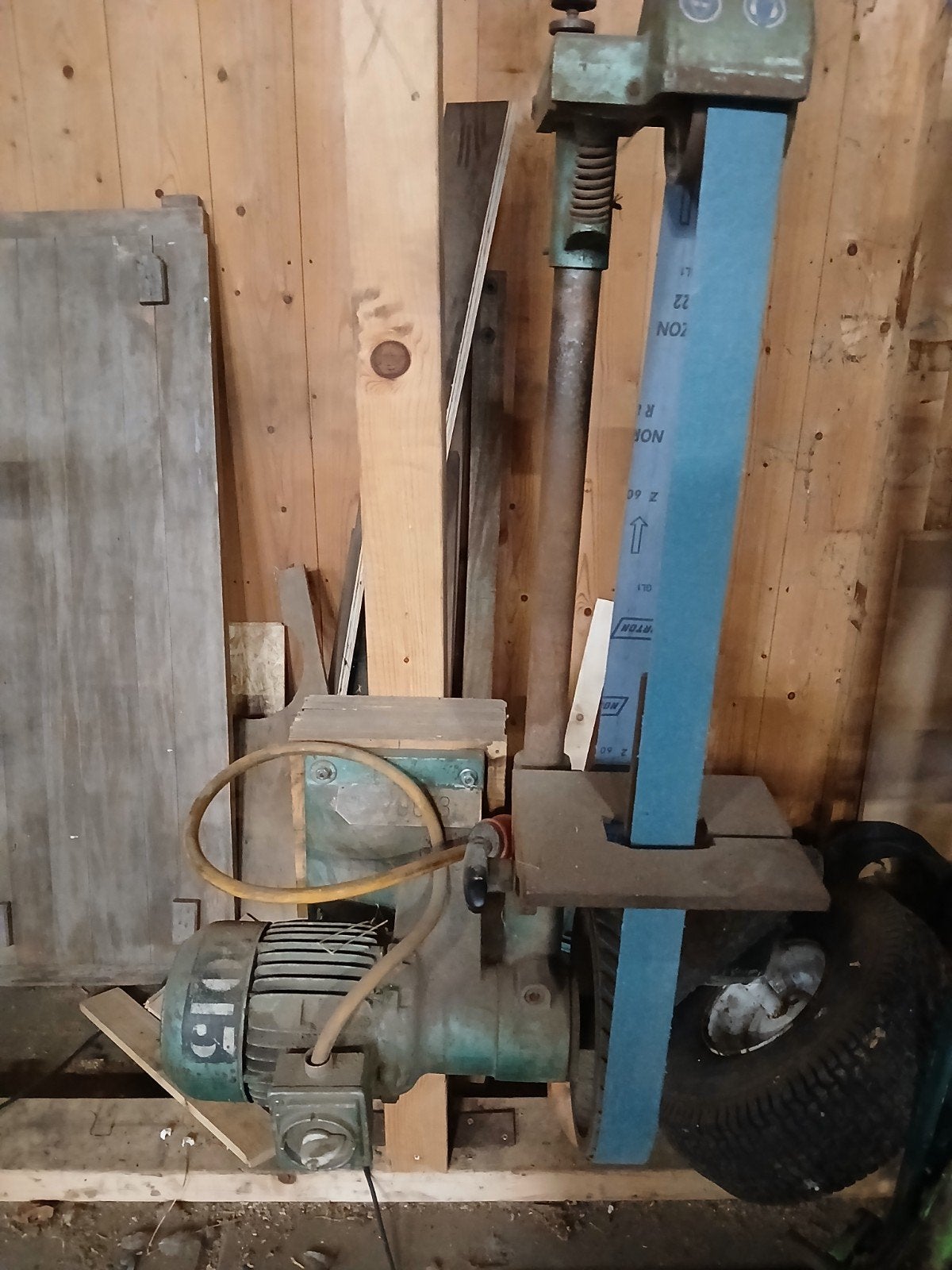Krachtige bandschuurmachine., Ophalen of Verzenden, Gebruikt, 1200 watt of meer, Bandschuurmachine
