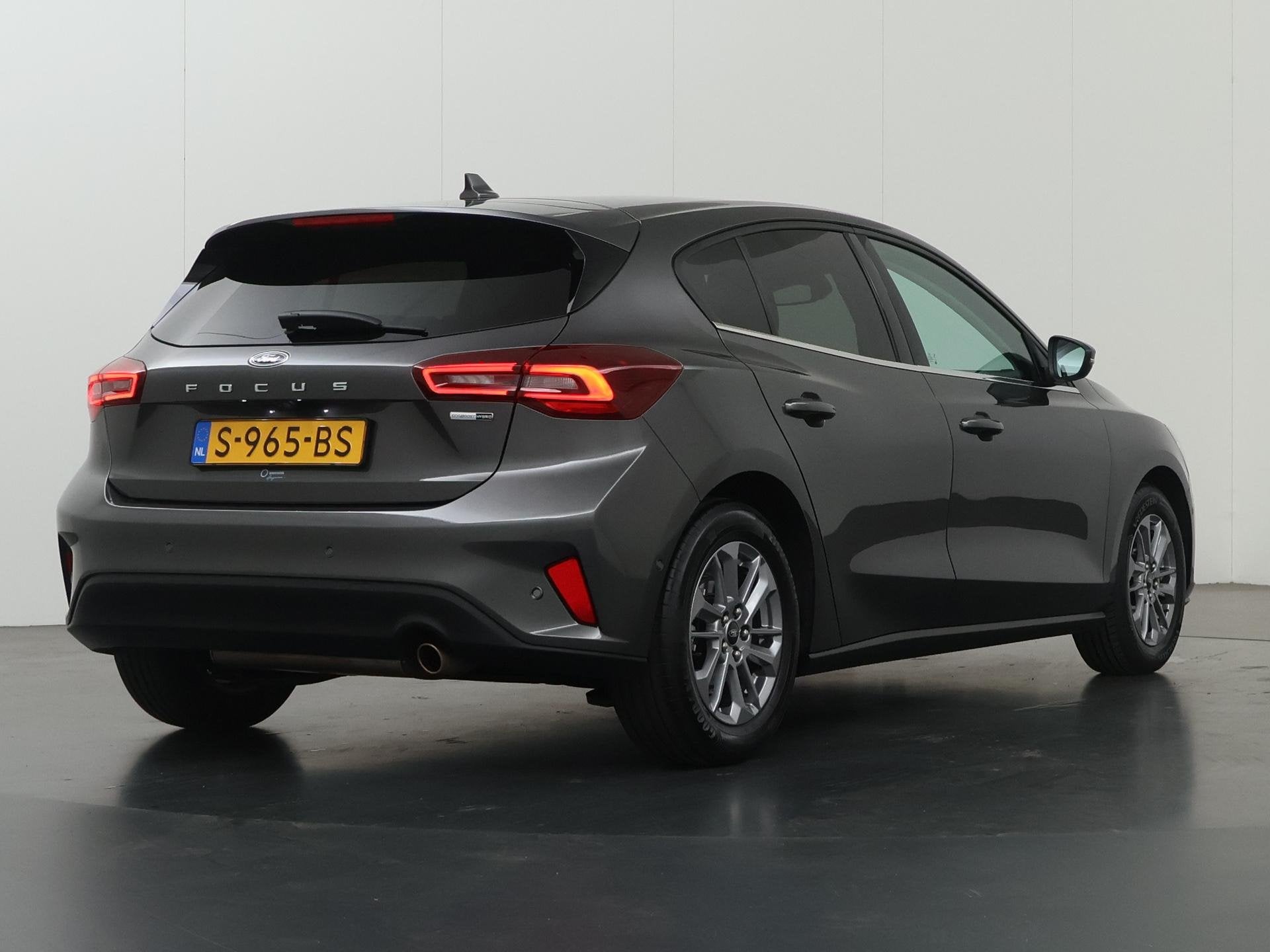 Ford Focus 1.0 EcoBoost Hybrid Titanium Style | Winterpack |, Auto's, Gebruikt, Origineel Nederlands, Bedrijf, Handgeschakeld