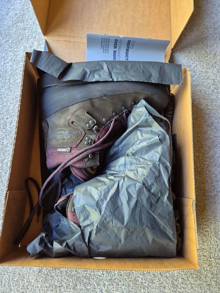 Meindl Bergschoenen Type C - Maat 44 - Zo goed als nieuw, Sport en Fitness, Bergsport en Wandelen, Ophalen of Verzenden