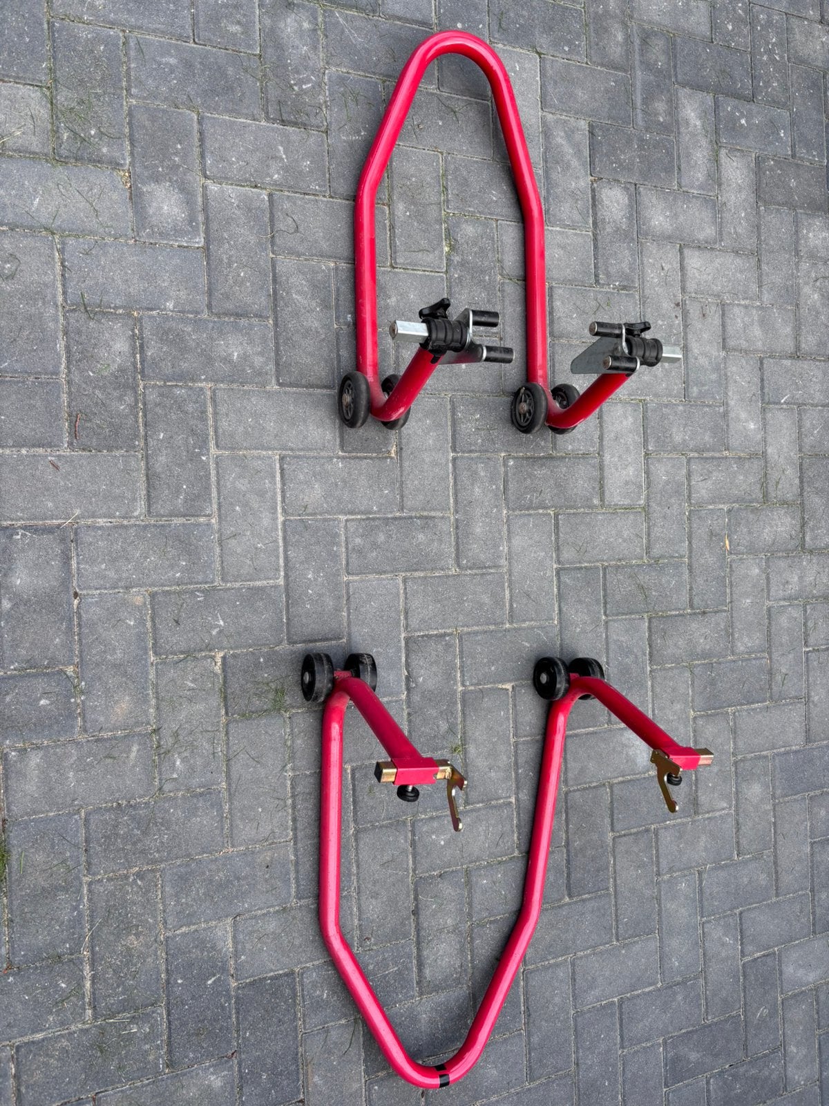 Paddockstand voor/achter, Ophalen