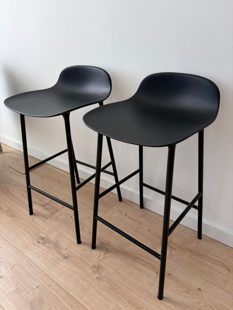 Normann Copenhagen Form Barkruk Low 75 cm - Staal - Zwart, 1 kruk, Ophalen of Verzenden, Zo goed als nieuw, 60 tot 90 cm