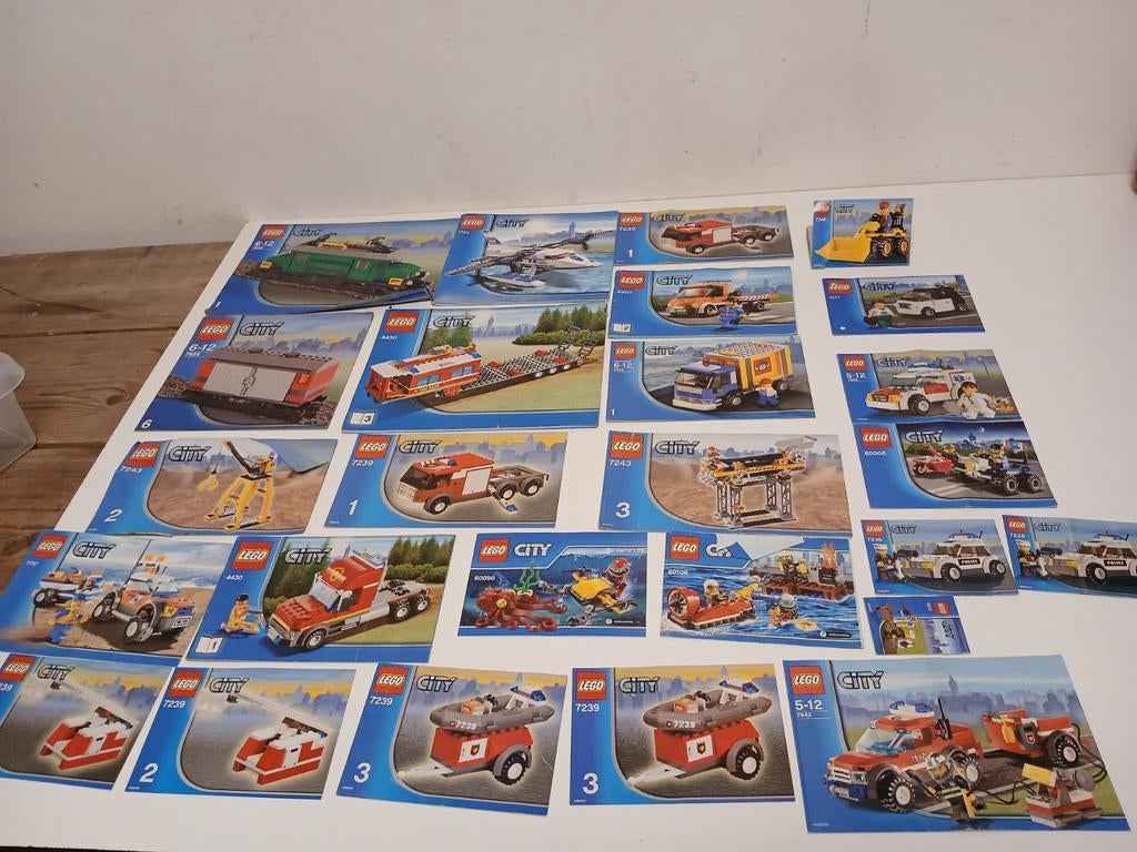Lotje lego city manuals / bouwboekjes van alles wat, Ophalen of Verzenden