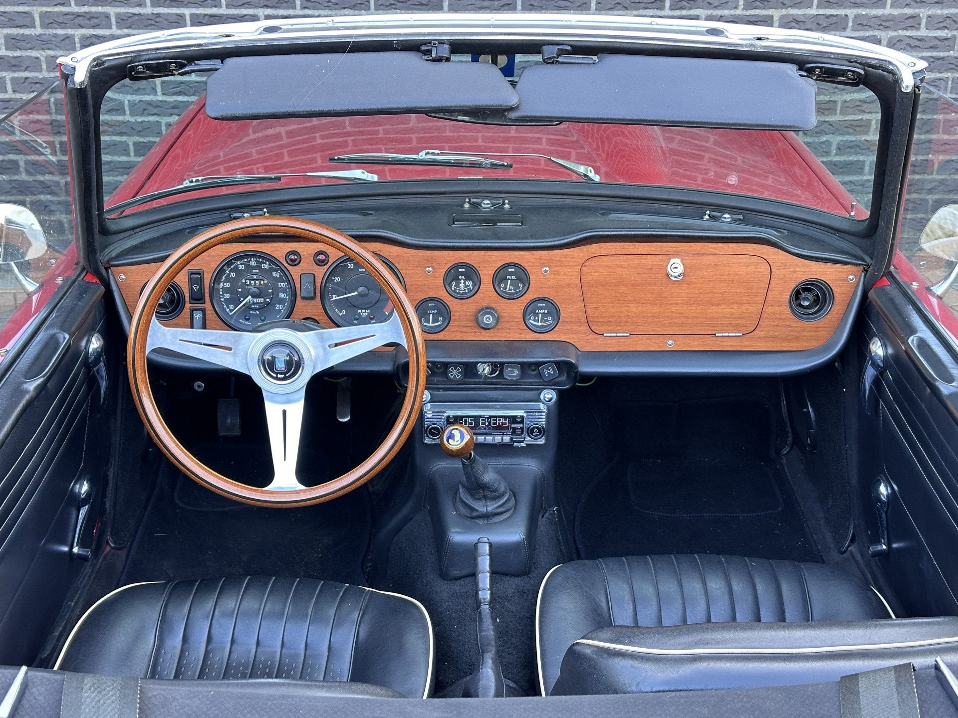 Triumph TR 250 (bj 1967), Auto's, Zwart, Triumph, 2498 cc, Leder