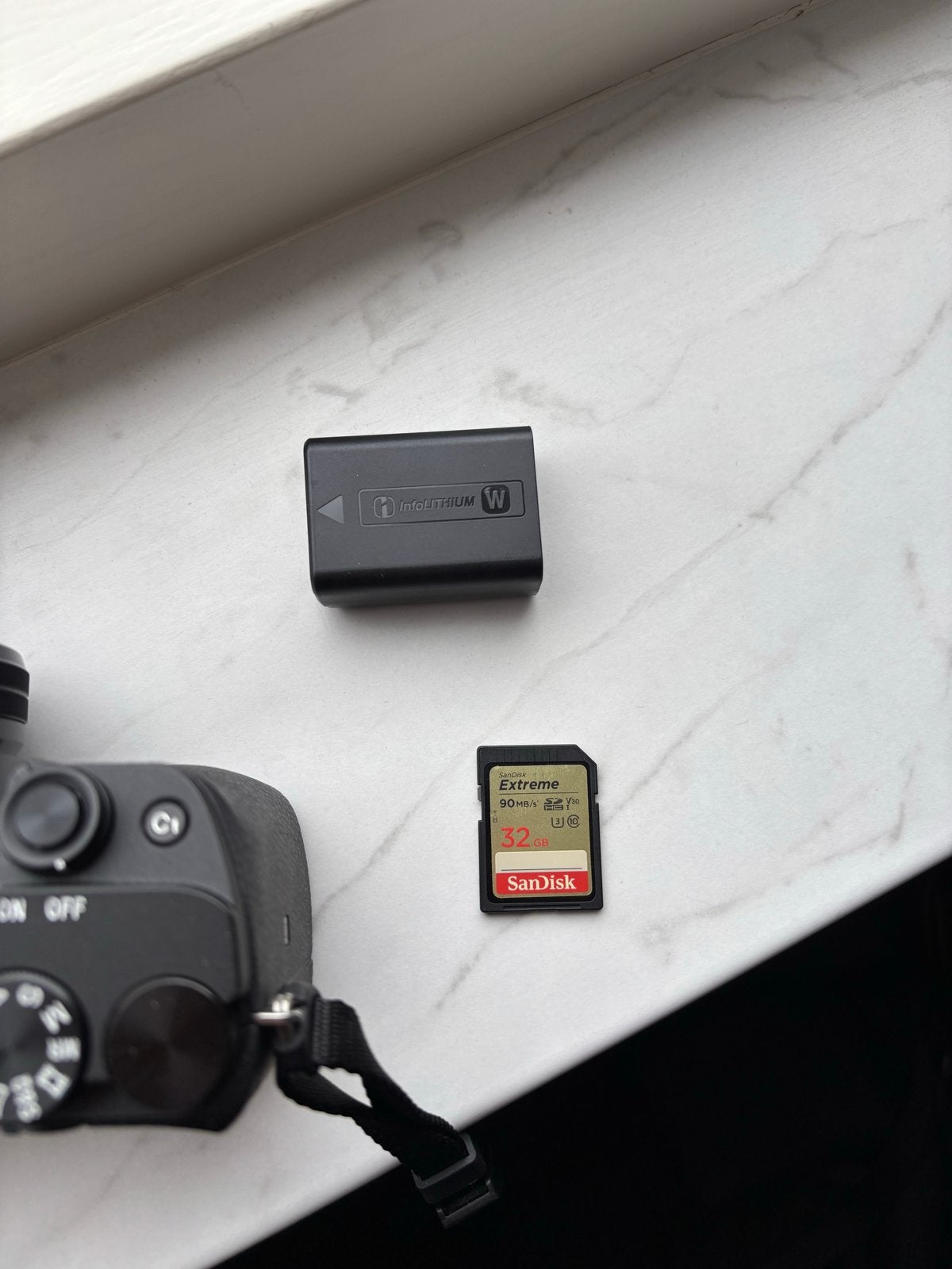 Foto 3 van Sony Alpha A6400 Systeemcamera met 16-50mm lens 1200 clicks