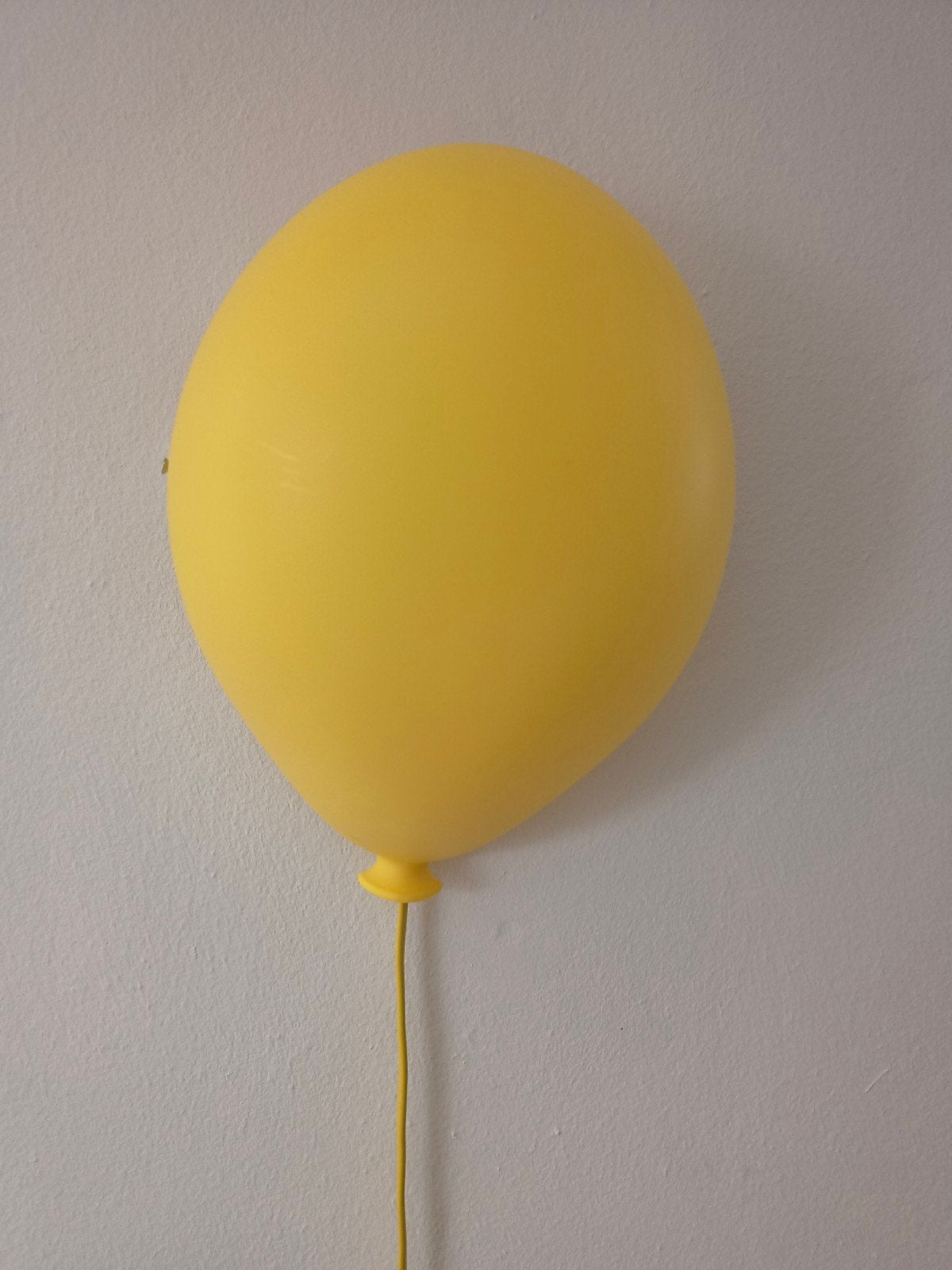 IKEA Ballonlamp Geel - Wandlamp voor Kinderkamer, Met schakelaar, Kunststof, Geel, Zo goed als nieuw