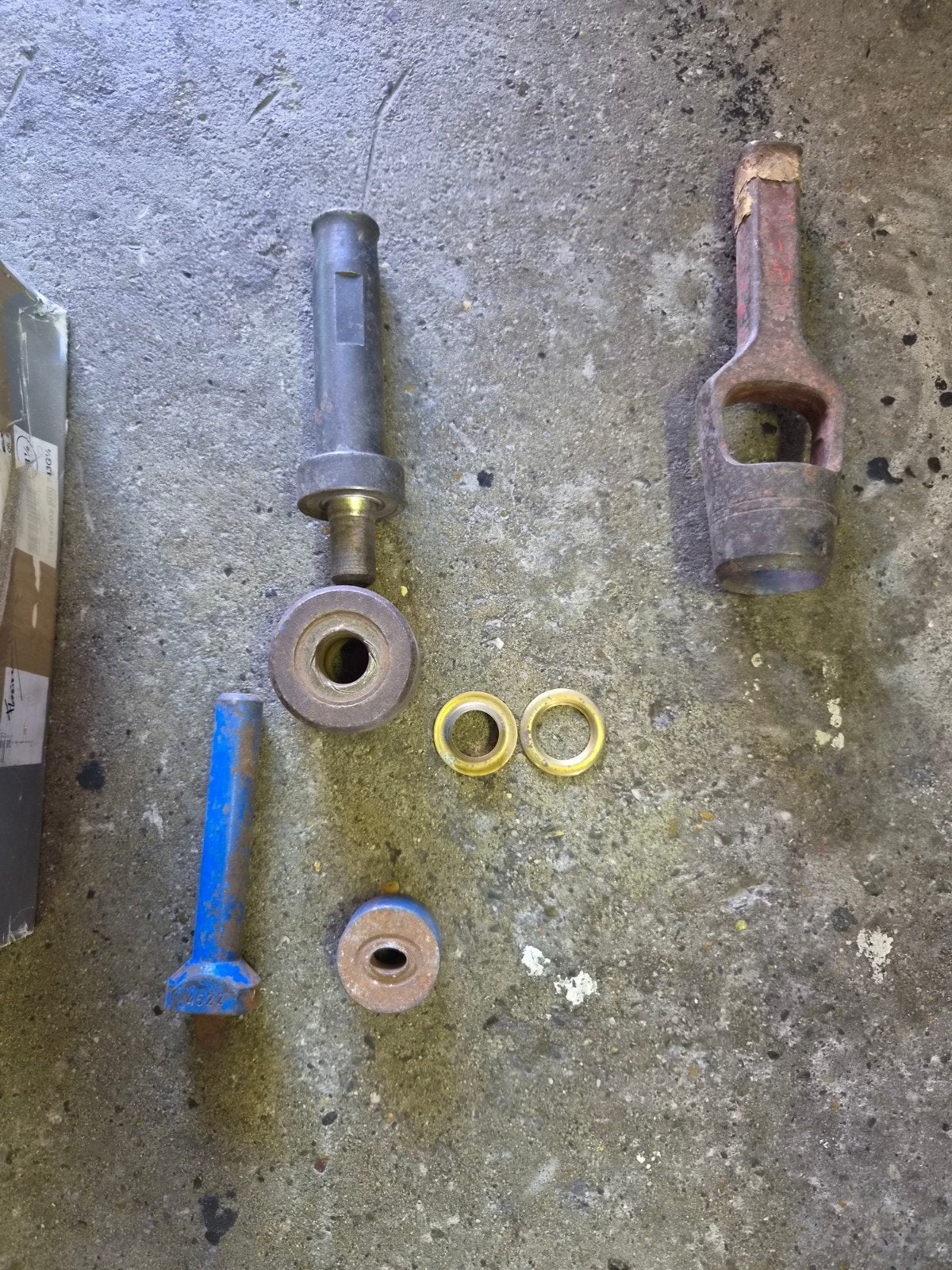Diverse bevestigingsmaterialen en gereedschap, Ophalen of Verzenden, Gebruikt, Minder dan 50 mm, Overige typen