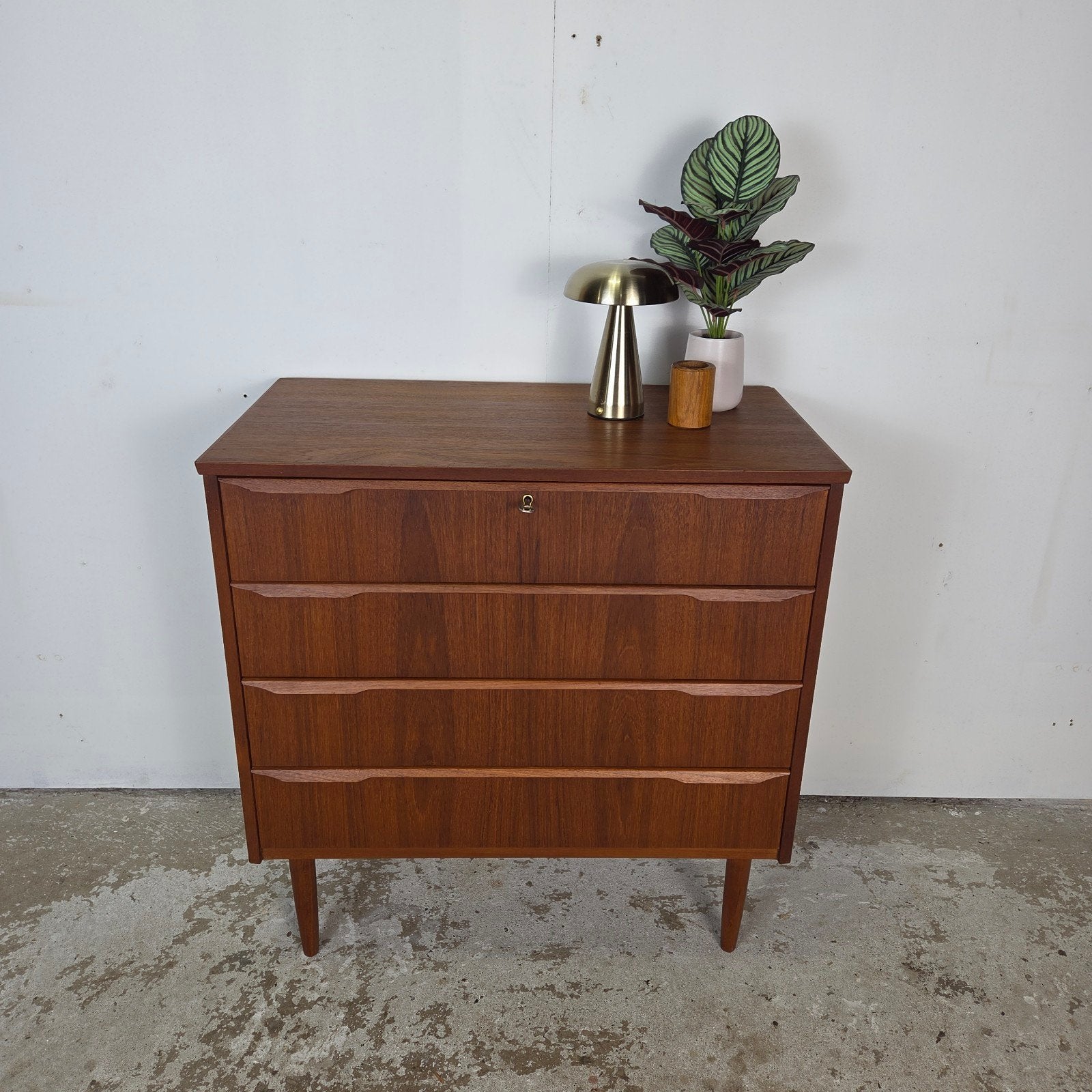 Vintage teak Deense ladekast jaren 60, Scandinavisch 4 lades, Ophalen, 50 tot 100 cm, Zo goed als nieuw, 3 of 4 laden