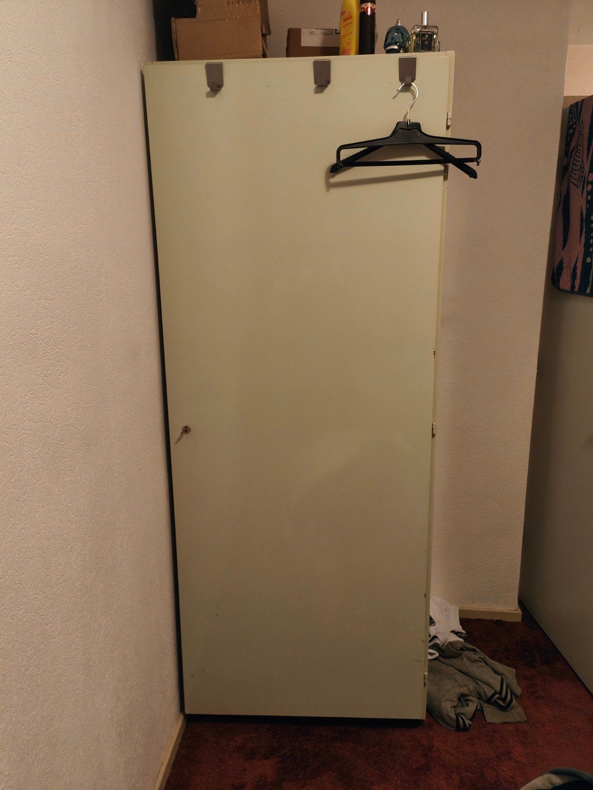 (kleding) kast 1 hang en leg gedeelte, Ophalen, Binnendeur, Minder dan 200 cm