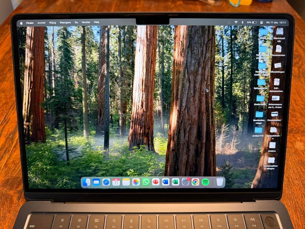 MacBook Air 13 inch M2 - 256 GB incl hoes en Thule sleeve, 256 GB, 13 inch, Ophalen of Verzenden, Zo goed als nieuw