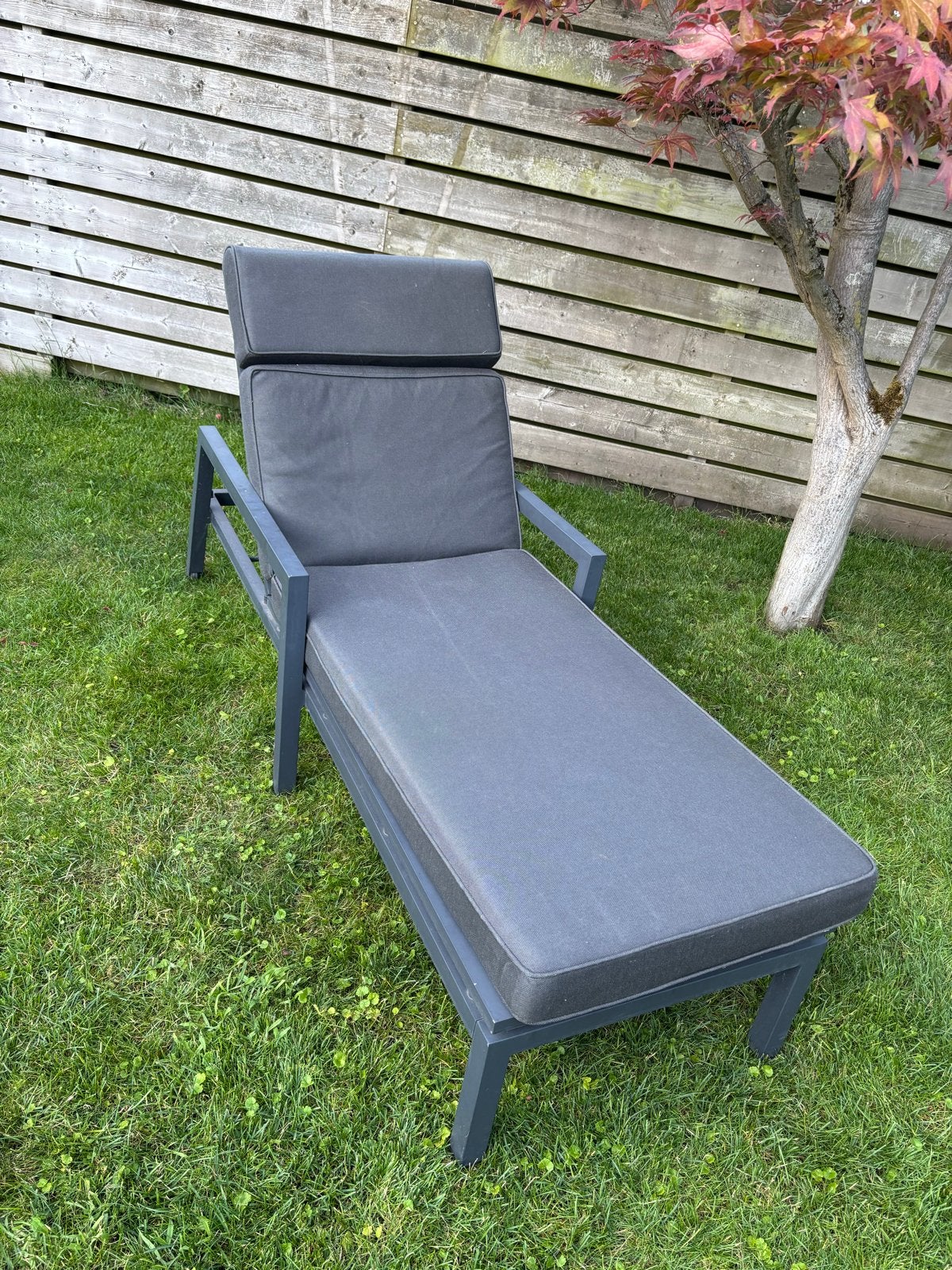 Outdoor Feelings ligbed met kussen - Zo goed als nieuw, Ophalen, Zo goed als nieuw, Metaal, Verstelbaar