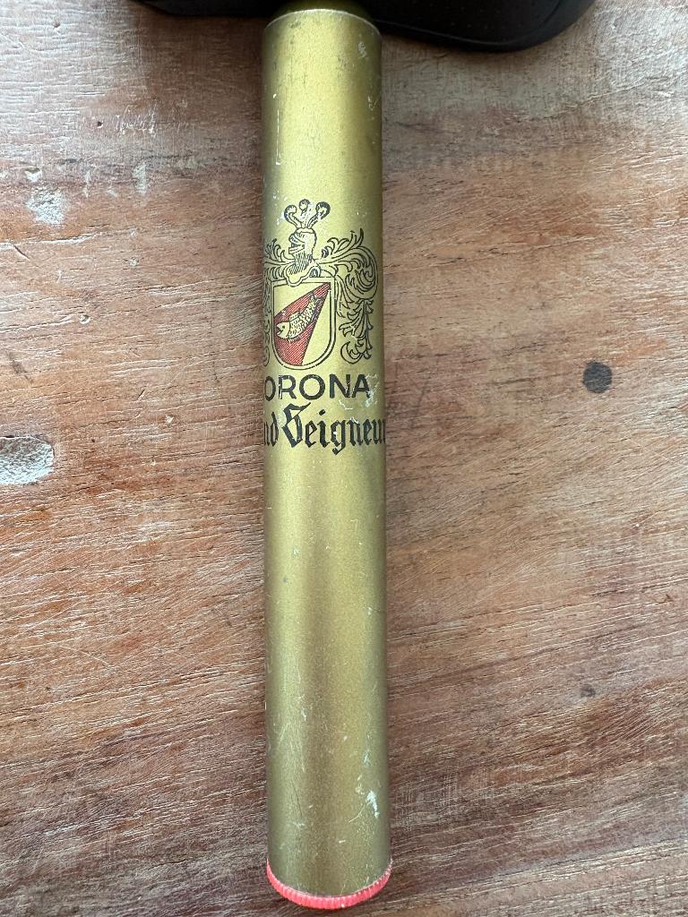 Corona sigaar in houder, Ophalen of Verzenden