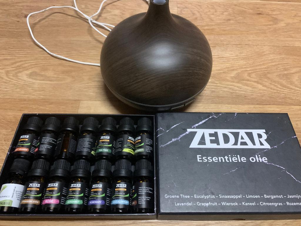 Aroma diffuser met veel flesjes Oliën, Verzenden, Zo goed als nieuw, Luchtreiniger