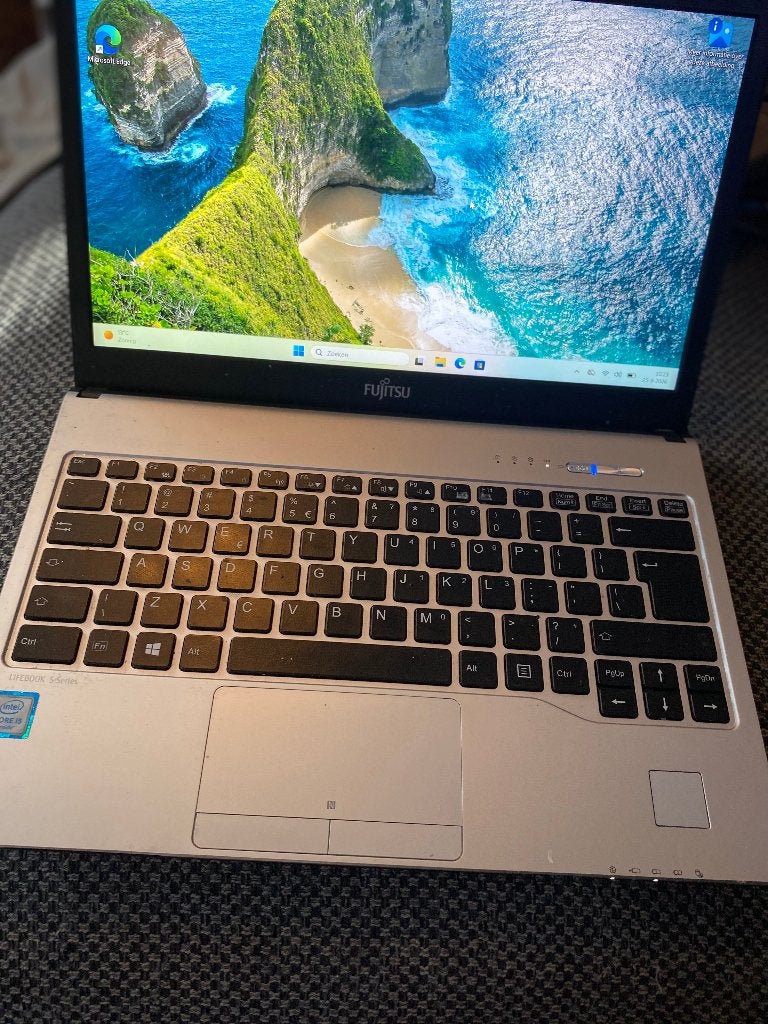 Fujitsu Lifebook S936/ i5 6200U /8 GB Ram/ Win 11 Pro 25H2, Computers en Software, Met videokaart, 2 tot 3 Ghz, Qwerty, 8 GB
