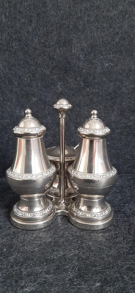 Verzilverd peper, zout, en mosterd potje., Ophalen of Verzenden
