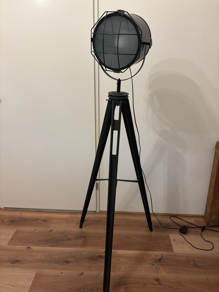 Industriële Vloerlamp Zwart - Studio Spotlight Stijl, Huis en Inrichting, Lampen | Vloerlampen, Ophalen, Zo goed als nieuw, Metaal