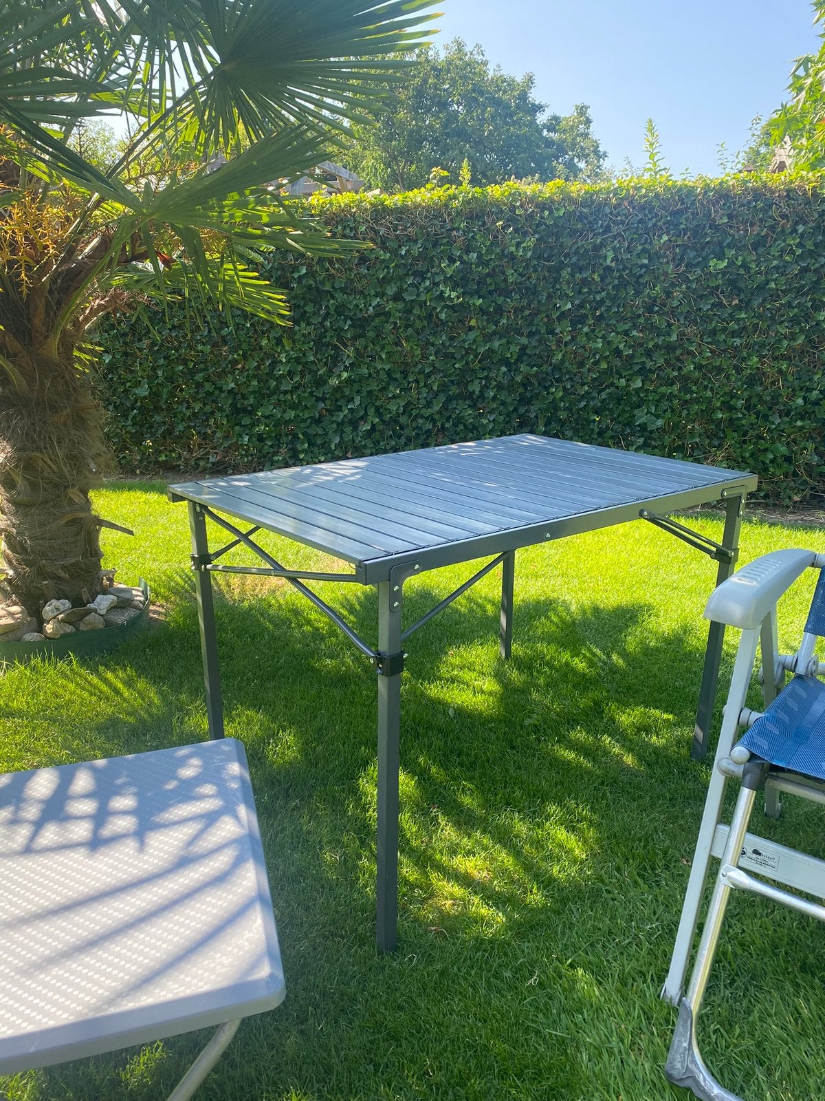 Camping: Bijna nieuwe tafel, heerlijke stoelen, Ophalen, Zo goed als nieuw, Campingstoel