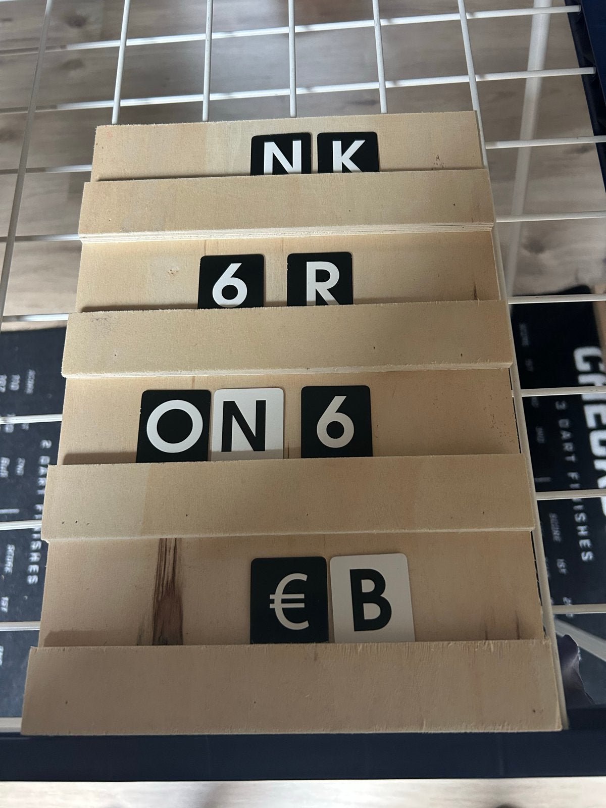 Letterbak met letters en cijfers voor eigen teksten, Hout, Gebruikt, Meerkleurig, Overige stijlen