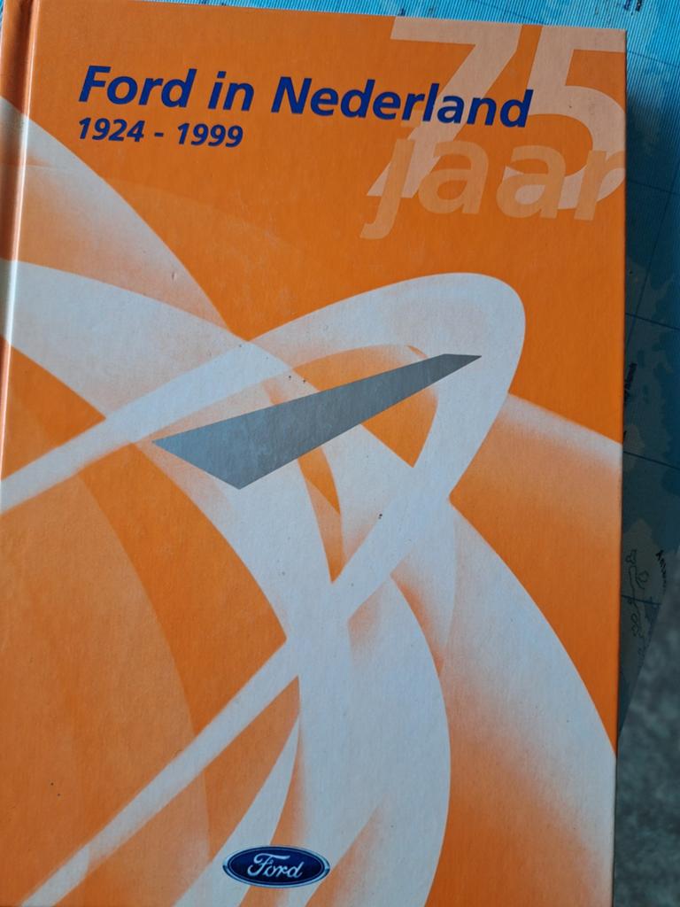 FORD IN NEDERLAND 1924  1999, Ophalen of Verzenden, Zo goed als nieuw, Ford